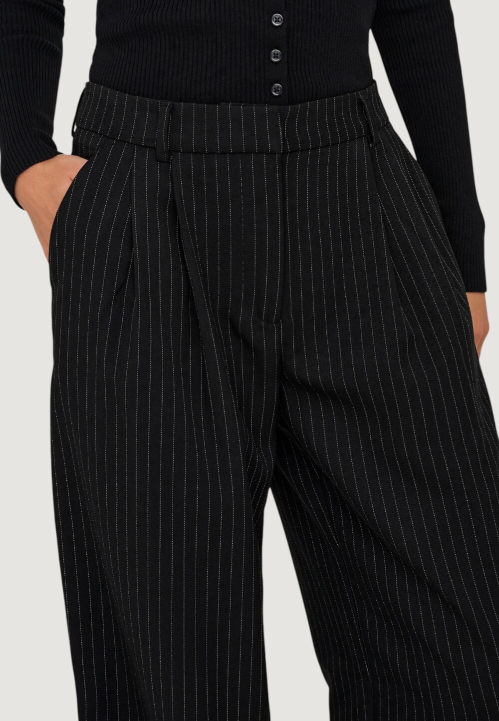 Pantaloni a palazzo Only ONLREINA HW PLEAT STR PINS PANT TLR NOOS Nero - Foto 4