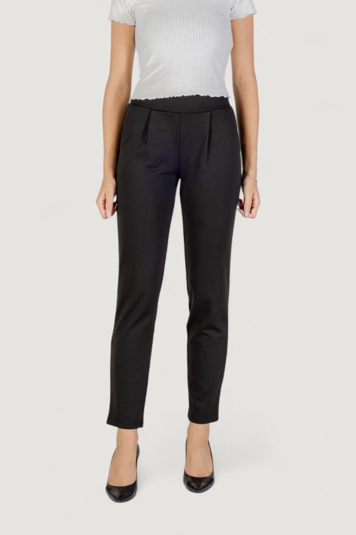 Pantaloni a sigaretta Ichi IHKATE STRAIGHT PA Nero