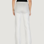 Pantaloni regular Guess Active BRENDA SCUBA STRAIGHT LEG PANT Panna - Foto 5