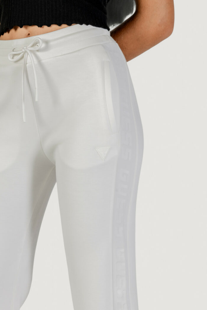 Pantaloni regular Guess Active BRENDA SCUBA STRAIGHT LEG PANT Panna – V3RB21 K7UW2