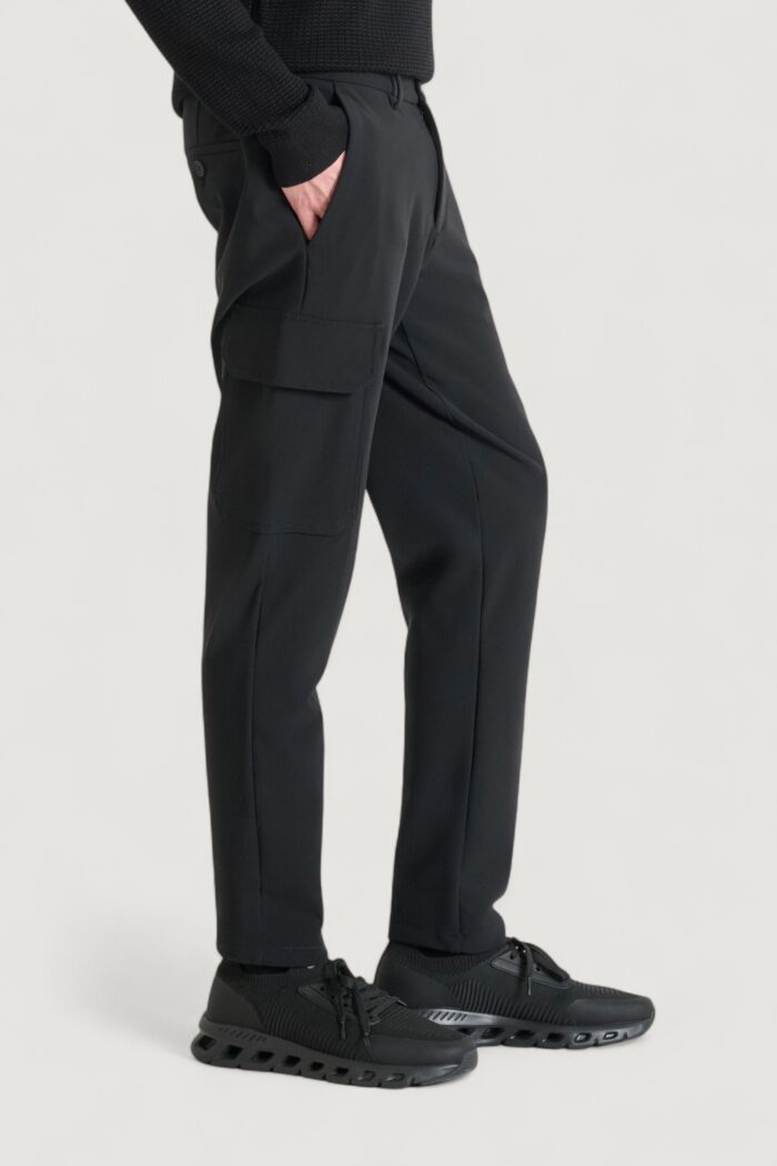 Pantaloni skinny Antony Morato BJORN SKINNY FIT WITH METAL BADGE Nero – MMTR00765-FA600297