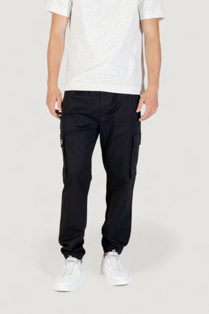 Pantaloni skinny Calvin Klein SKINNY ELASTIC TWILL Nero – LV04RD608G
