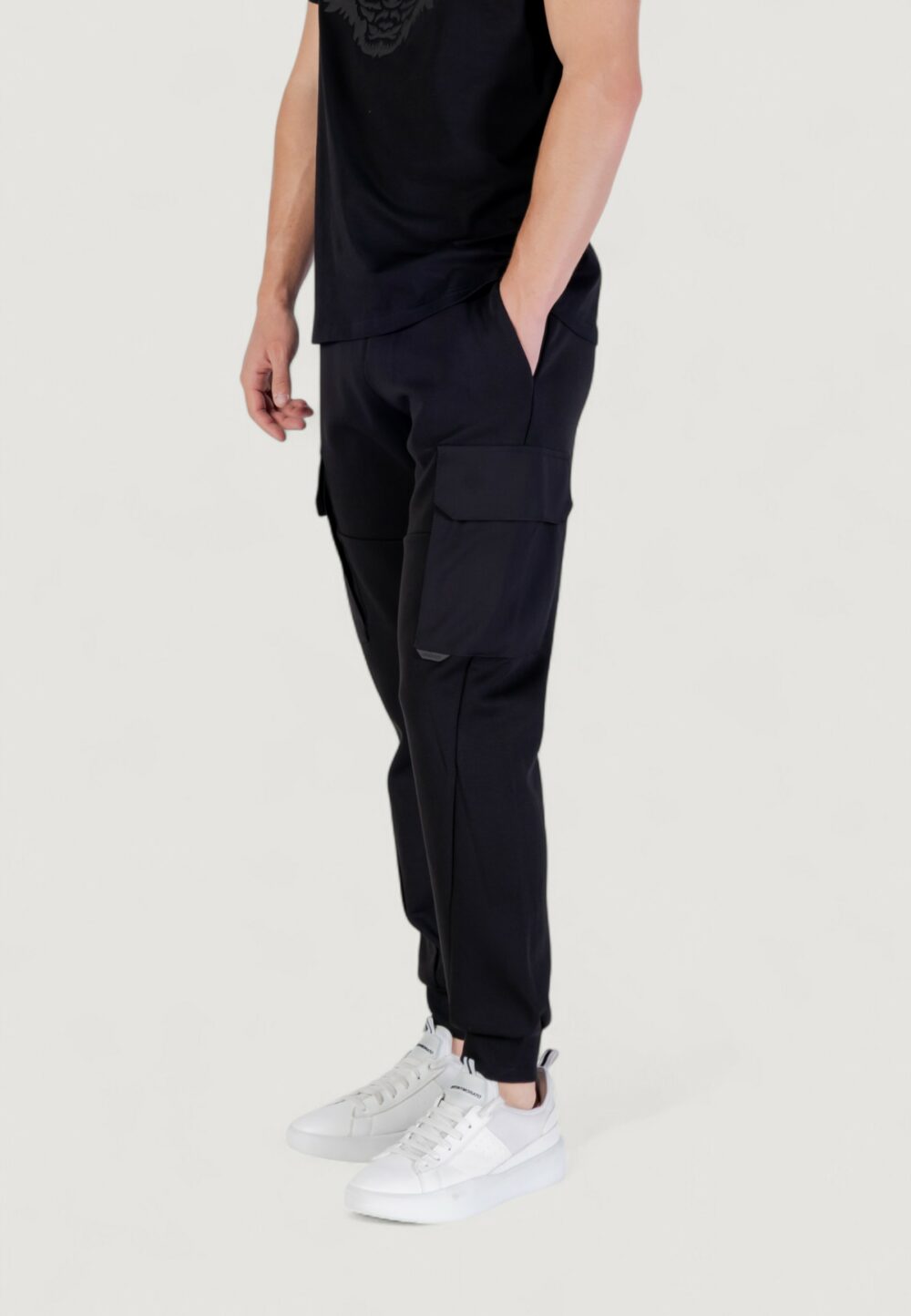 Pantaloni sportivi Antony Morato REGULAR FIT WITH LOGOED RUBBER FLAG Nero - Foto 3