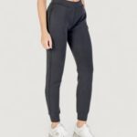 Pantaloni sportivi Guess Active OLYMPE LONG PANTS Nero - Foto 4