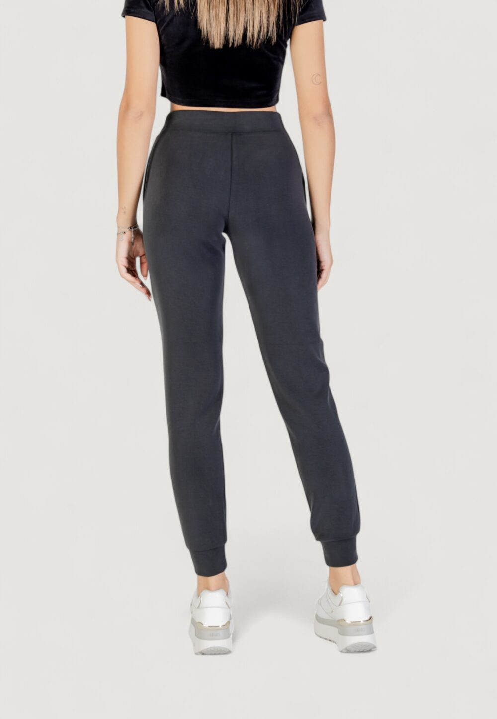 Pantaloni sportivi Guess Active OLYMPE LONG PANTS Nero - Foto 5
