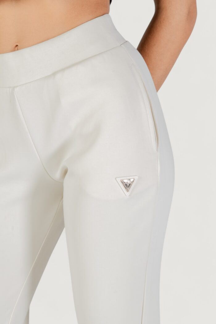 Pantaloni sportivi Guess Active OLYMPE LONG PANTS Panna