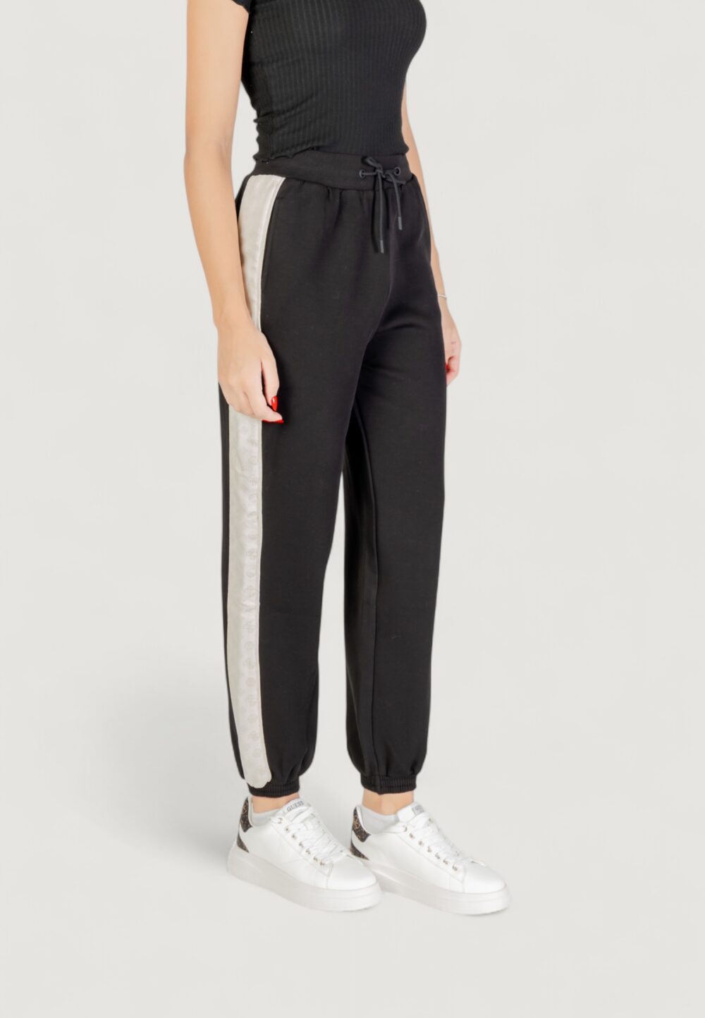 Pantaloni sportivi Guess MARYELLA JOGGER Nero - Foto 4