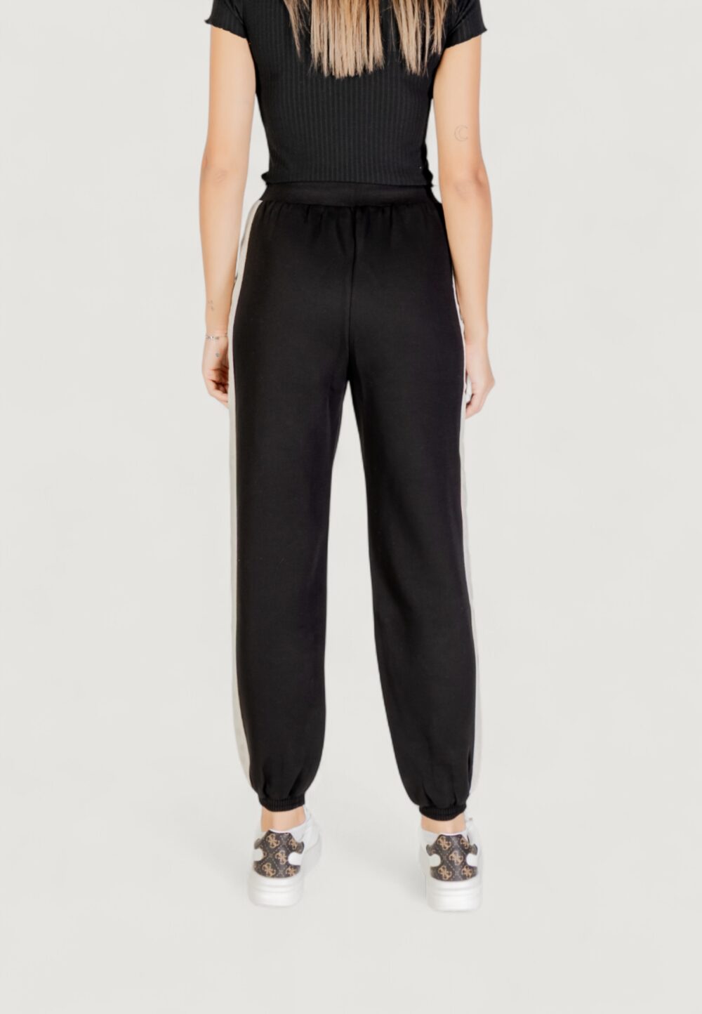 Pantaloni sportivi Guess MARYELLA JOGGER Nero - Foto 5