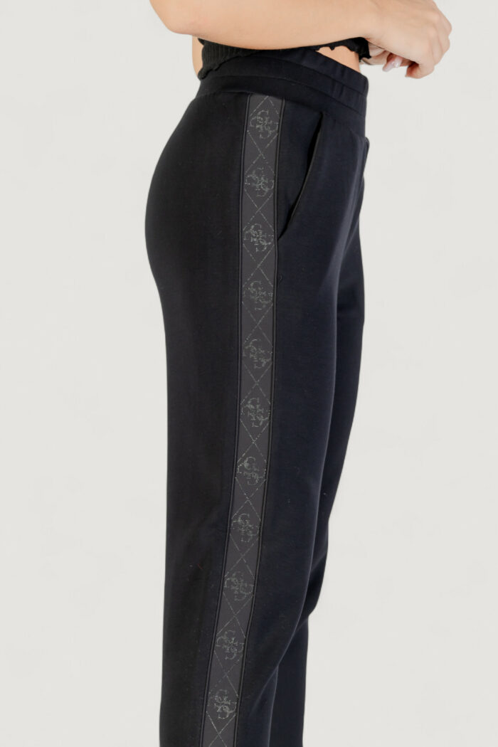 Pantaloni sportivi Guess NEW VICTOIRE SCUBA PANT Nero – W5YB11 KBYE2