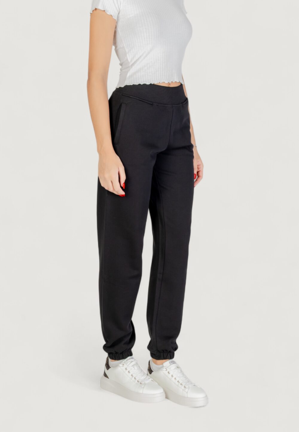Pantaloni sportivi Guess PRIMULA RHINESTONES JOGGER Nero - Foto 4