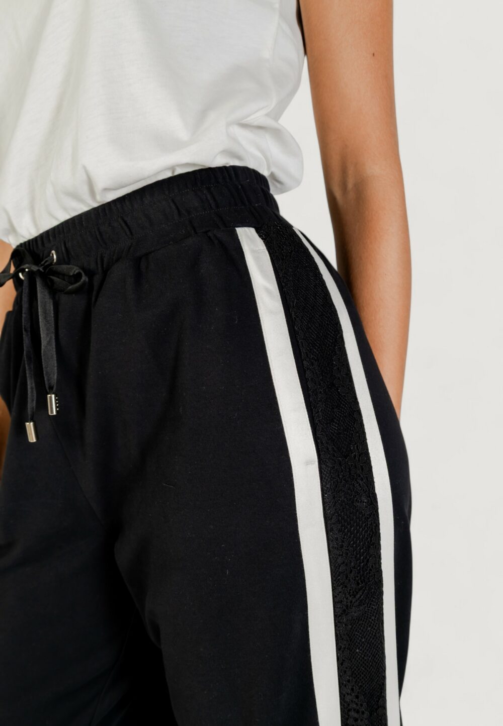 Pantaloni sportivi Liu-Jo PANT.JERSEY LUNGO Nero - Bianco - Foto 5