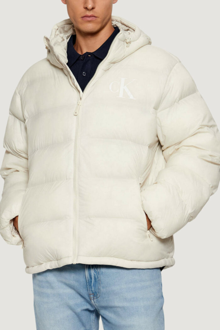 Piumino Calvin Klein LS NYLON MONOGRAM PU Panna – LV04RD528G