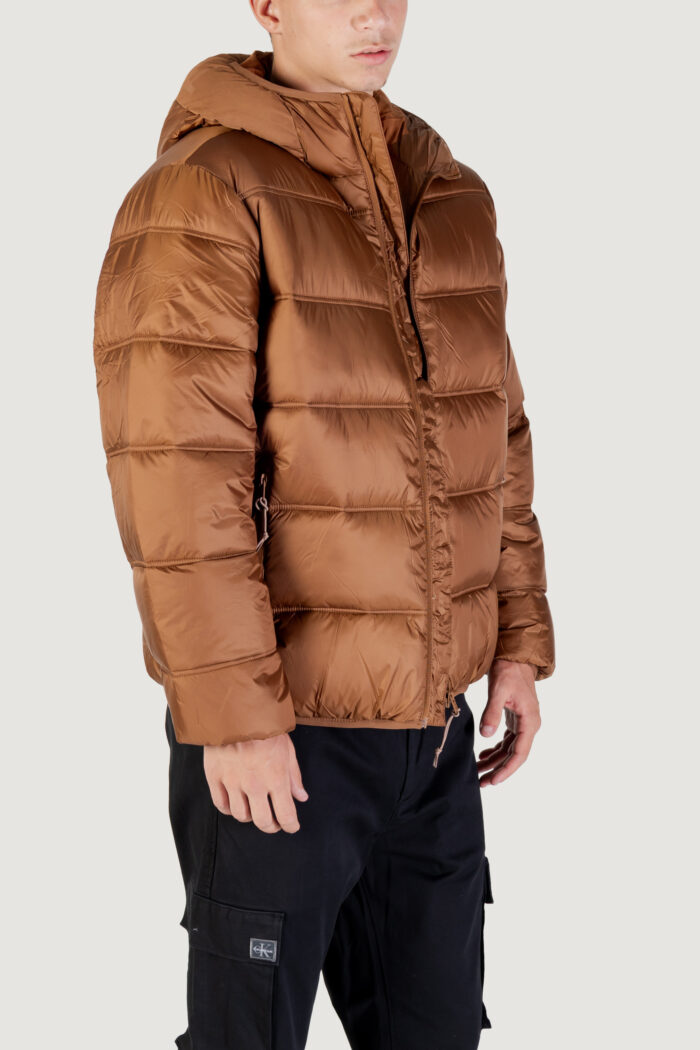 Piumino Tommy Hilfiger TJM HOODED LOGO PUFF Marrone – DM0DM22044