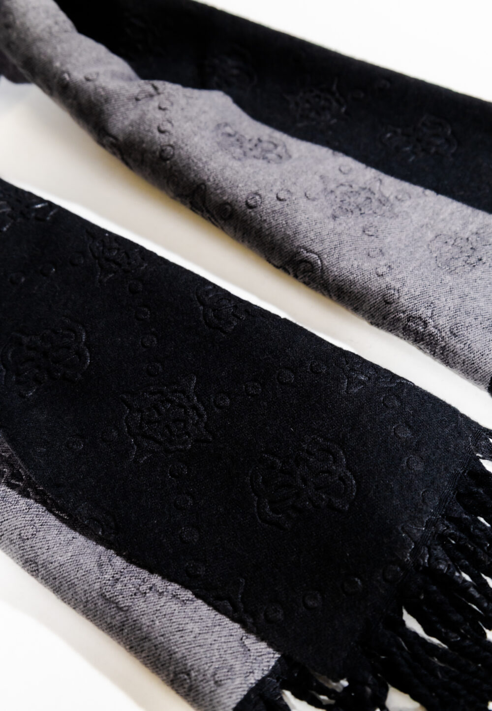 Sciarpa Guess SCARF Nero - Foto 4