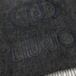 Sciarpa Liu-Jo STOLA OVAL MONOGRAM EMBOSSED Nero - Foto 3