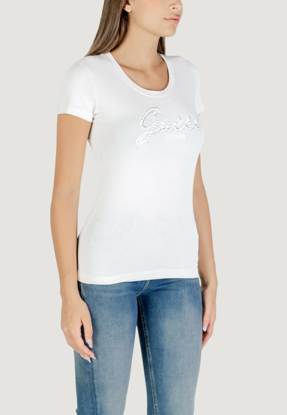T-shirt Guess CN SS EMBRO SCRIPT LOGO TEE Bianco - Foto 3
