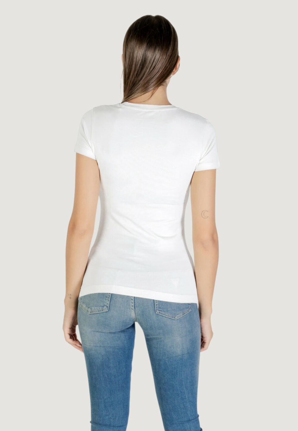 T-shirt Guess CN SS EMBRO SCRIPT LOGO TEE Bianco - Foto 5