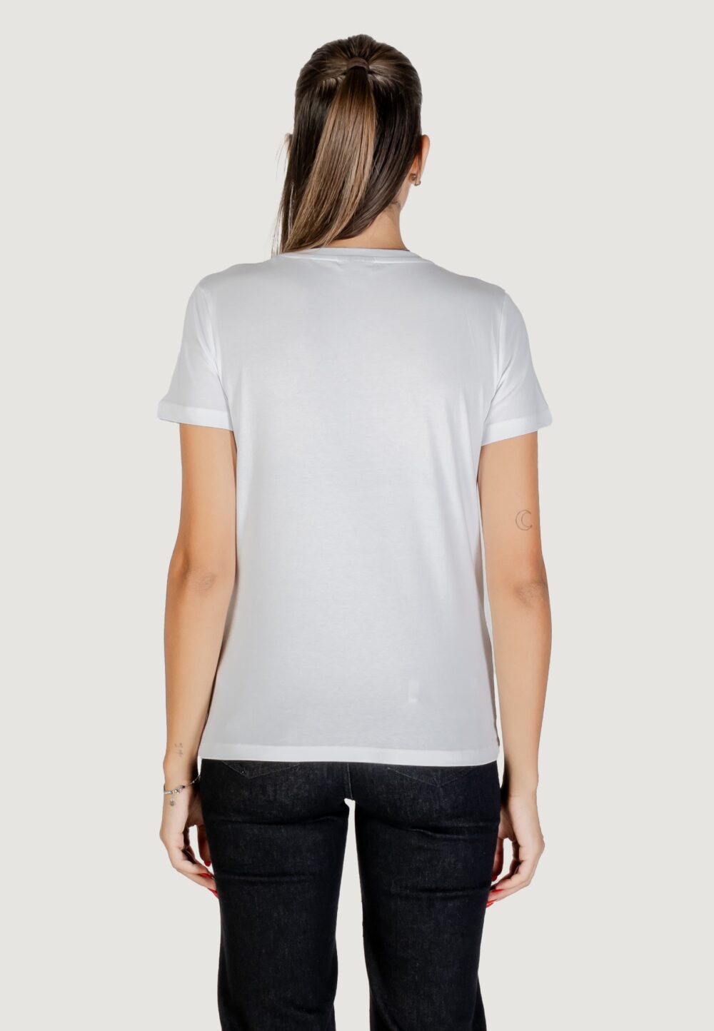T-shirt Guess MARINA SS CN T-SHIRT Bianco - Foto 5