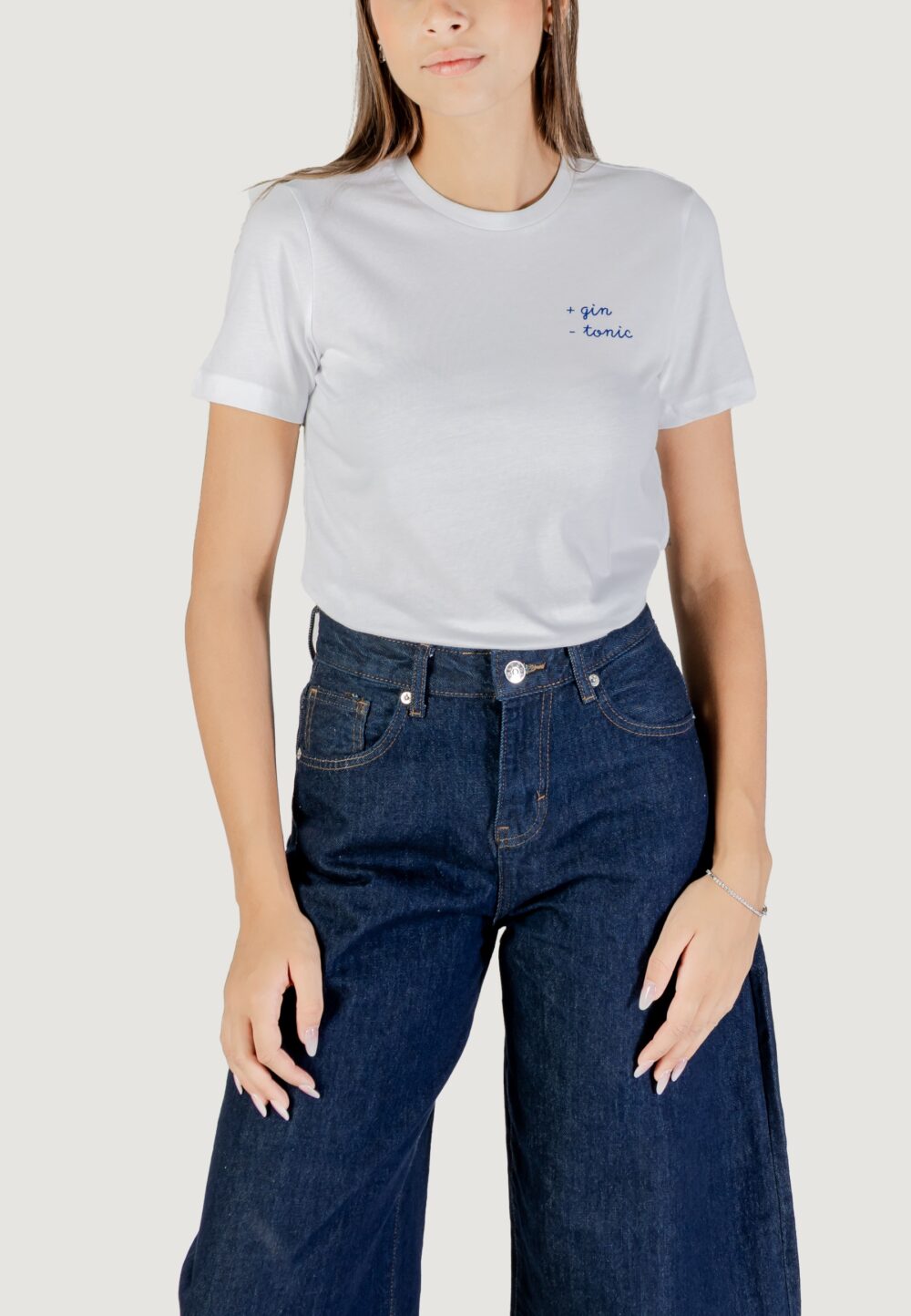 T-shirt Only ONLALESSIA S/S TEE CS JRS Bianco - Azzurro - Foto 1