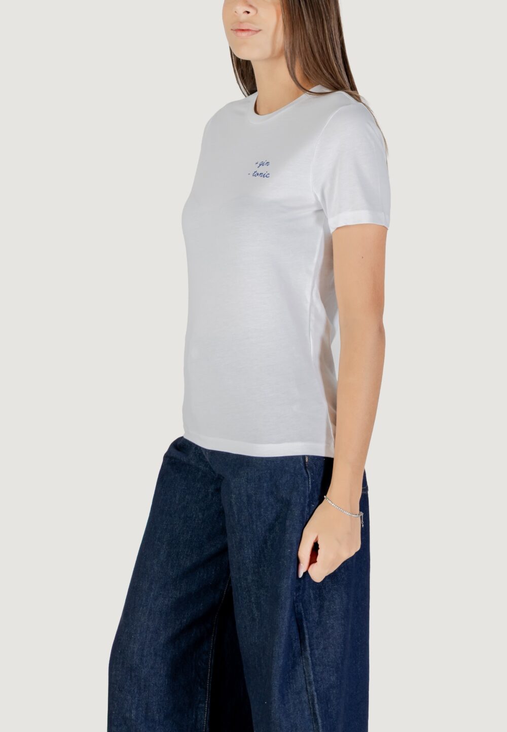 T-shirt Only ONLALESSIA S/S TEE CS JRS Bianco - Azzurro - Foto 2