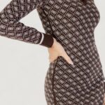 Vestito midi Guess LS POLO AUBREY 4G SWTR DRESS Marrone - Foto 2