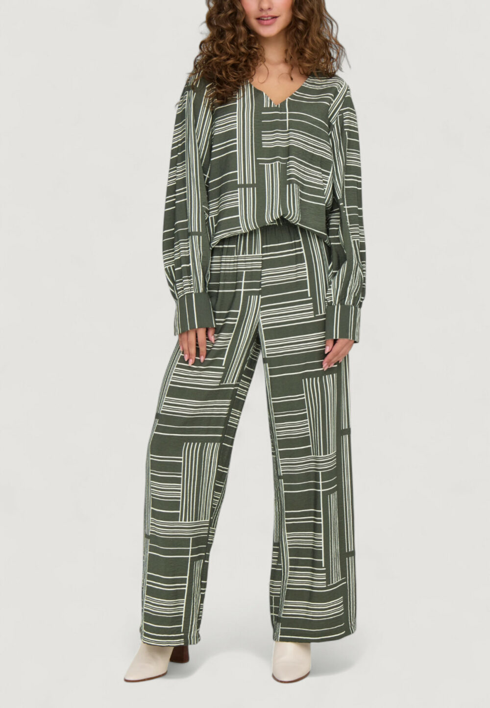 Camicia manica lunga Jacqueline de Yong JDYTROYA LIFE L/S LONG TOP WVN DIA Verde Oliva - Foto 3