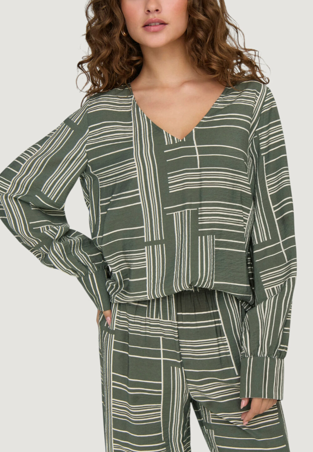 Camicia manica lunga Jacqueline de Yong JDYTROYA LIFE L/S LONG TOP WVN DIA Verde Oliva - Foto 4
