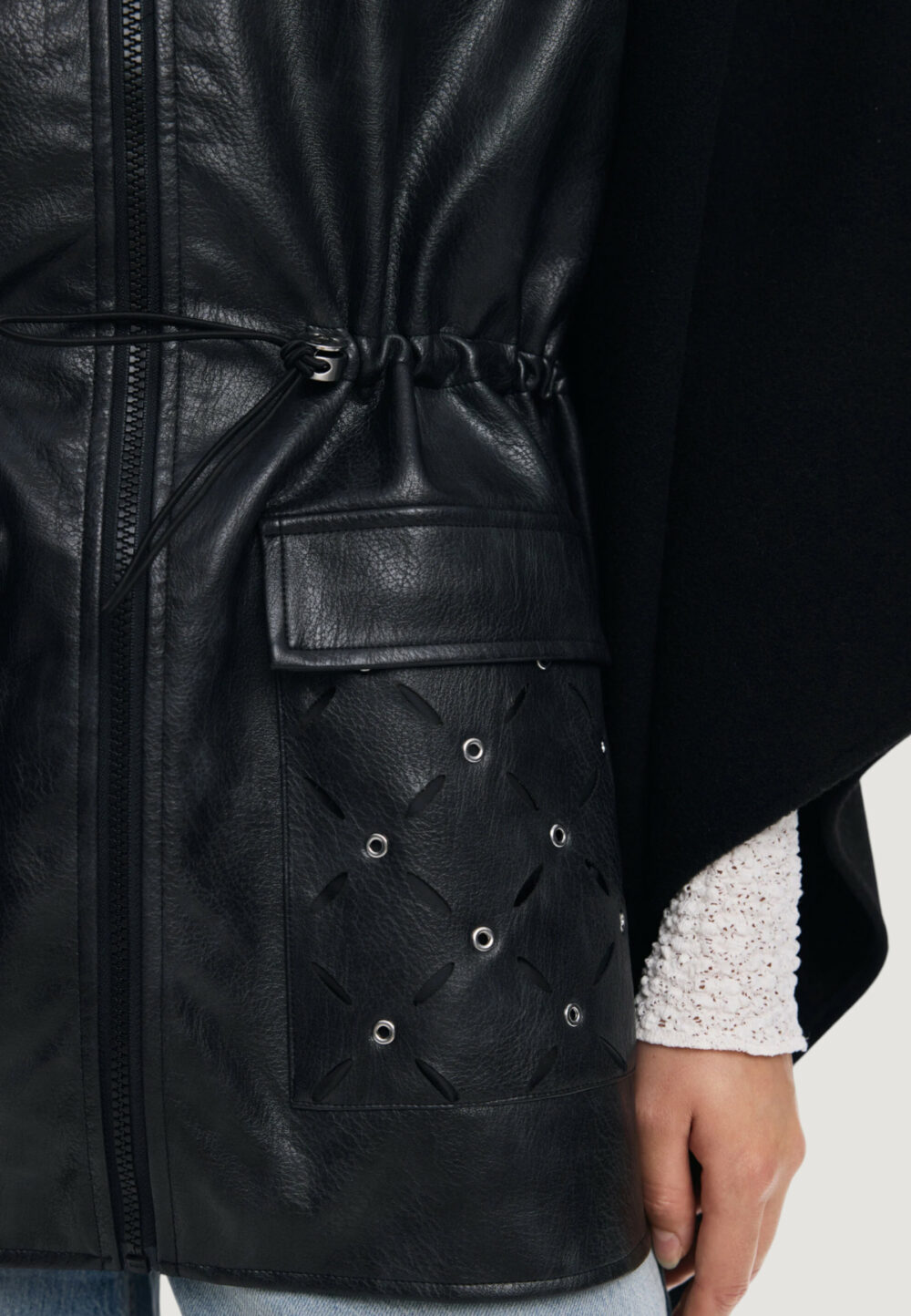 Mantella Desigual PONCHO_EYELETS ALDAMA Nero - Foto 4