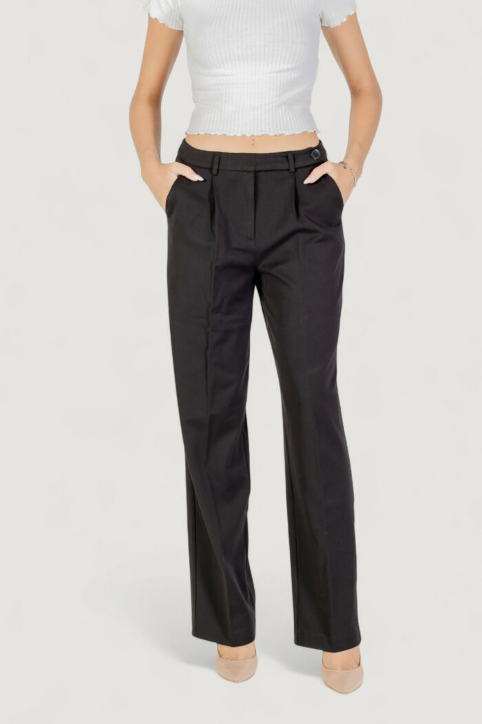Pantaloni a sigaretta Only ONLSULAJMA LIFE HW STR PANT CC TLR Nero