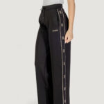 Pantaloni bootcut Guess Active OCTAVIA WIDE LEG PANTS Nero - Foto 4