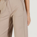 Pantaloni bootcut Guess Active OCTAVIA WIDE LEG PANTS Taupe - Foto 3