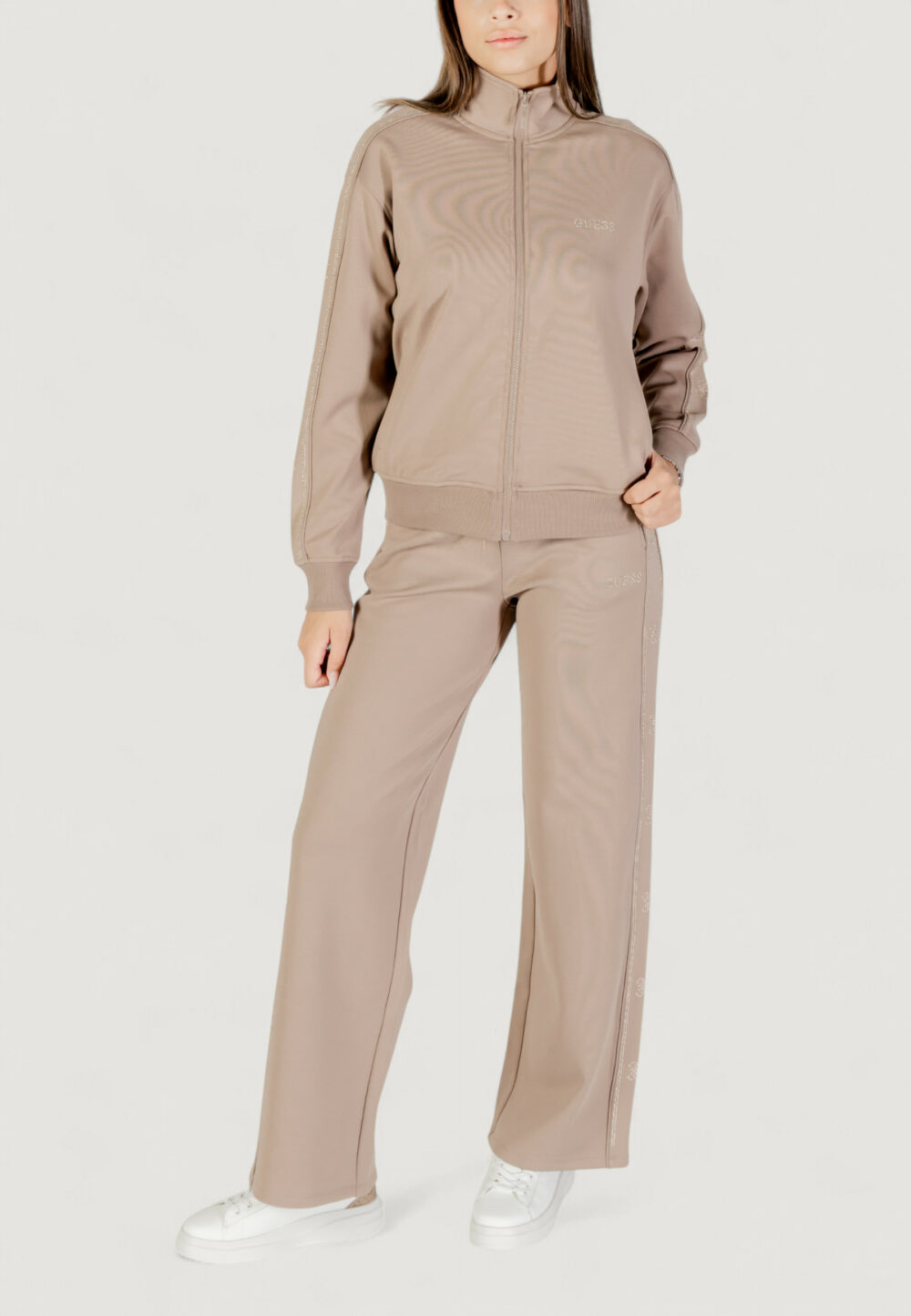 Pantaloni bootcut Guess Active OCTAVIA WIDE LEG PANTS Taupe - Foto 2