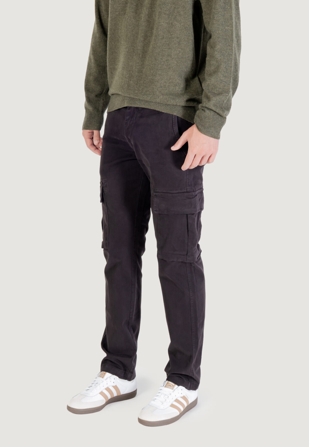 Pantaloni Lyle & Scott CARGO PANTS Nero - Foto 2