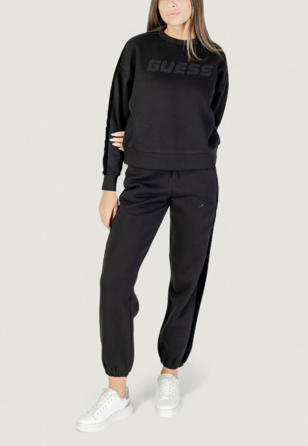 Pantaloni sportivi Guess Active AELIA JOGGER Nero - Foto 3