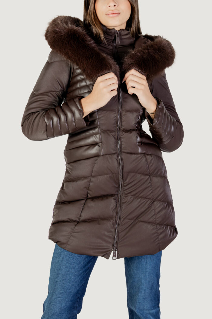 Piumino Guess NEW OXANA Marrone – W4BL61 WGLZ0