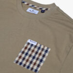 T-shirt Aquascutum Active ICONIC POCKET T-SHIRT Beige scuro - Foto 3