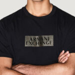 T-shirt Armani Exchange  Black gold - Foto 2